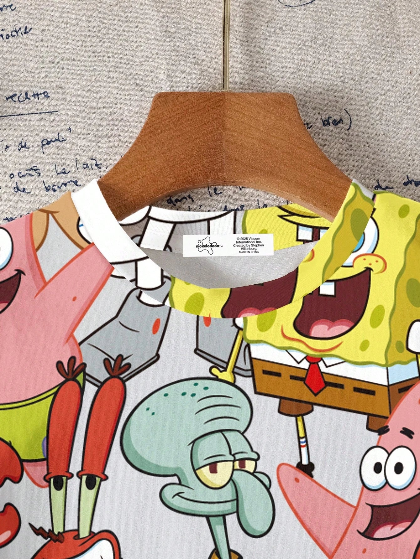T-Shirt SpongeBob – All-Over Print Charaktere