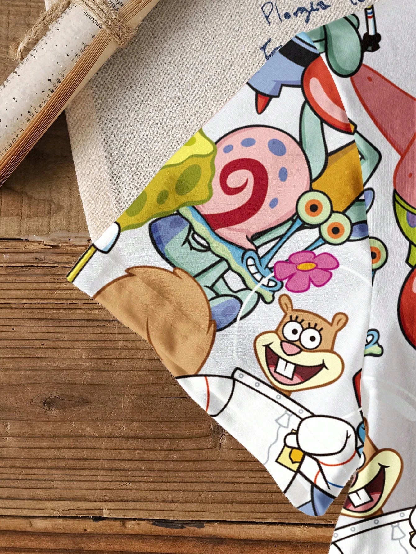 T-Shirt SpongeBob – All-Over Print Charaktere