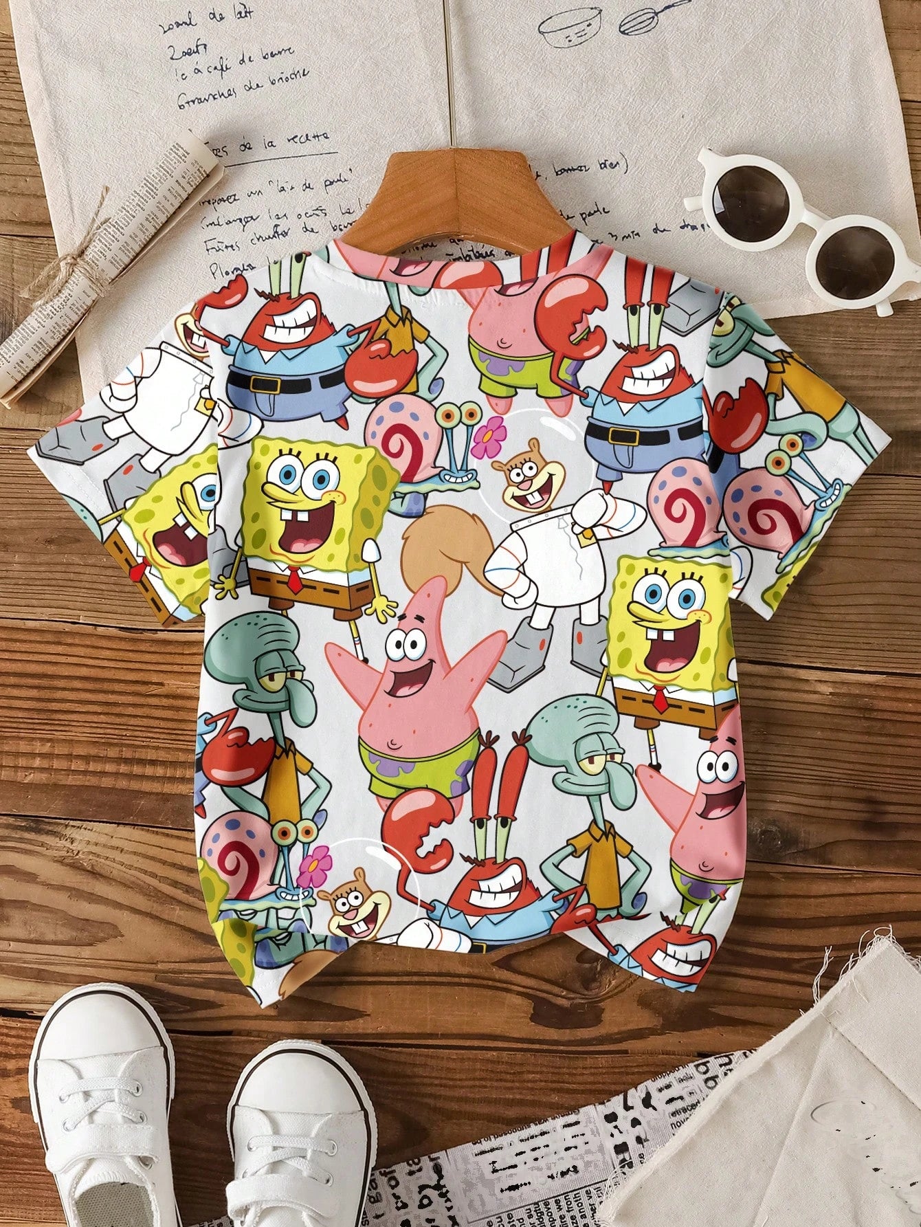 T-Shirt SpongeBob – All-Over Print Charaktere